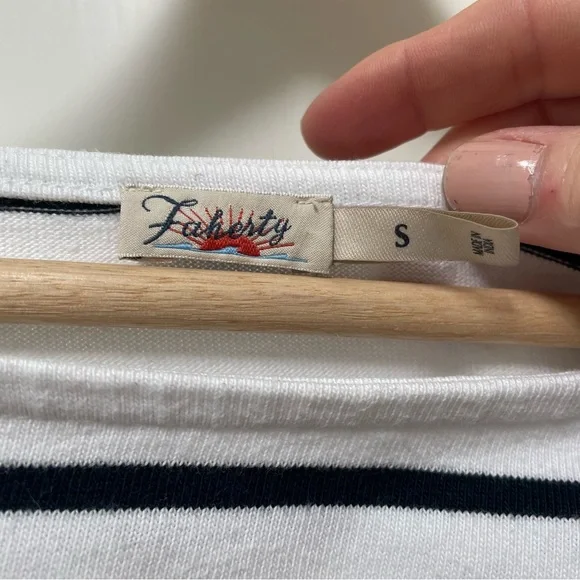 Faherty Shirt Women’s Size Small White Blue Rugby Striped Coastal 100% Cotton - Picture 2 of 6